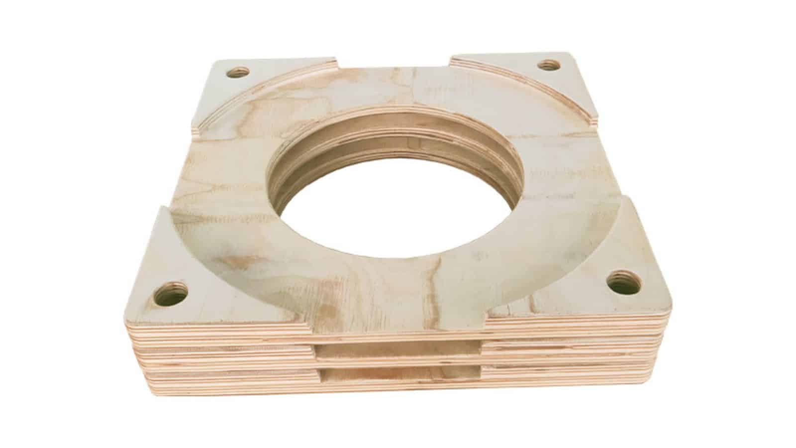 Transformer pressure plate made of laminated densified wood for coil clamping, high mechanical strength insulation component